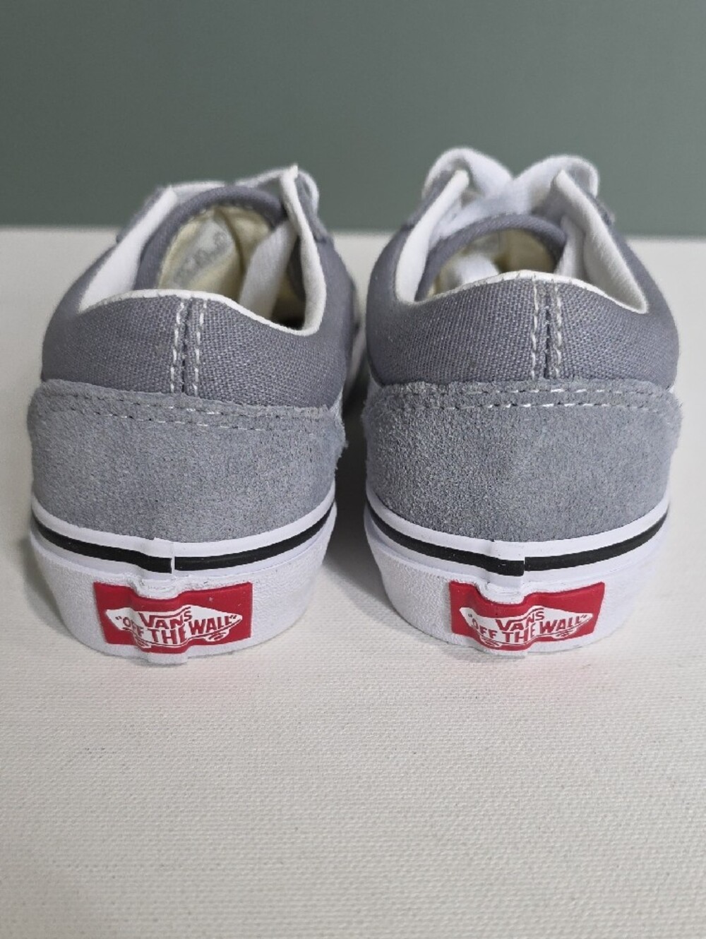 Vans Kids Old Skool Gray & White Sneakers Suede Low Top Size US 11.5 Kids - Picture 3 of 7
